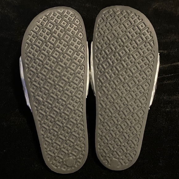 Bernardo Women's Metallic Silver Braided Sandals - Picture 3 of 5